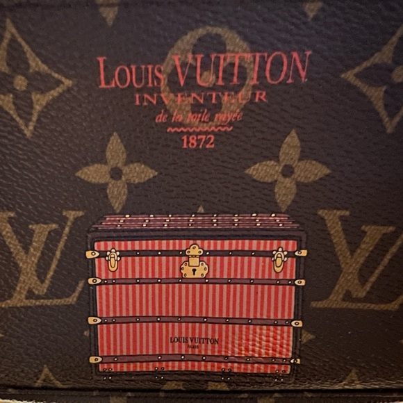 Pre-loved Louis Vuitton Limited Edition Trunks Edition Monogram Mini Pochette - Picture 4 of 10